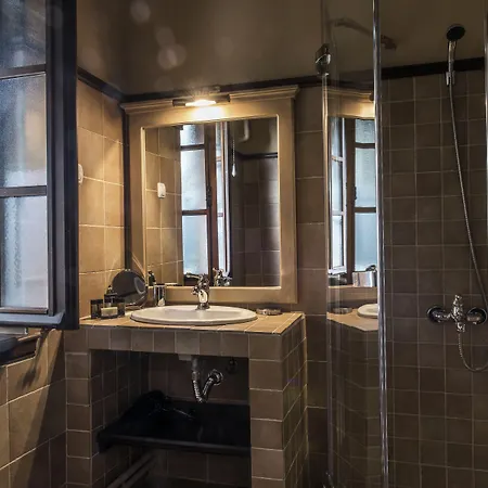 Arxontiko Mytilineou - Skretaion 4*