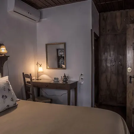 Arxontiko Mytilineou - Skretaion Bed & Breakfast 4*