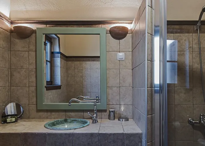 Arxontiko Mytilineou - Skretaion 4*